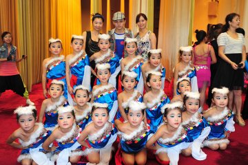 小白鸽受邀参加北京公益之星关注特殊儿童大型电视公益活动