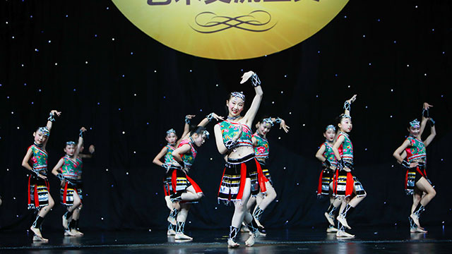 ＂泰国印象＂中泰青少年文化艺术交流天橙·小白鸽舞蹈荣获金奖